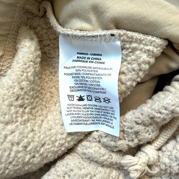 Comfy and warm Nike Therma-fit joggers, size small. - Picture 10 of 13